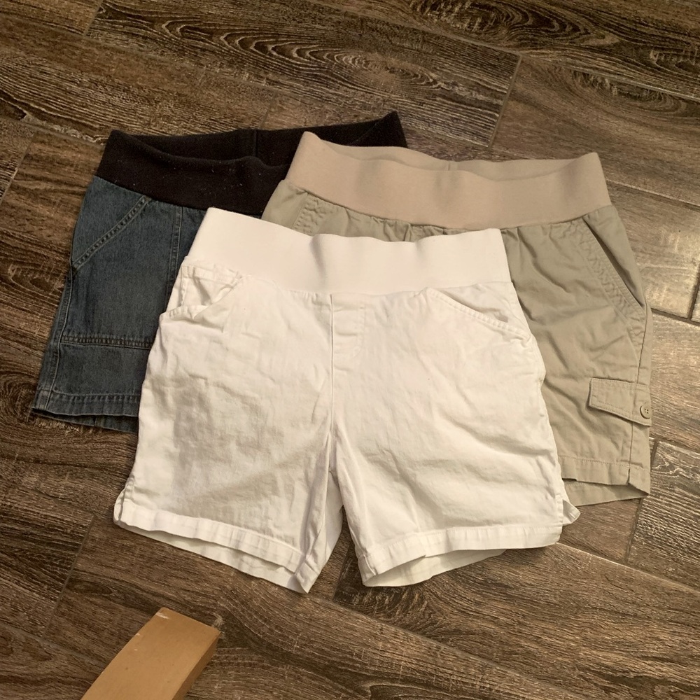 3 pairs of Maternity Shorts